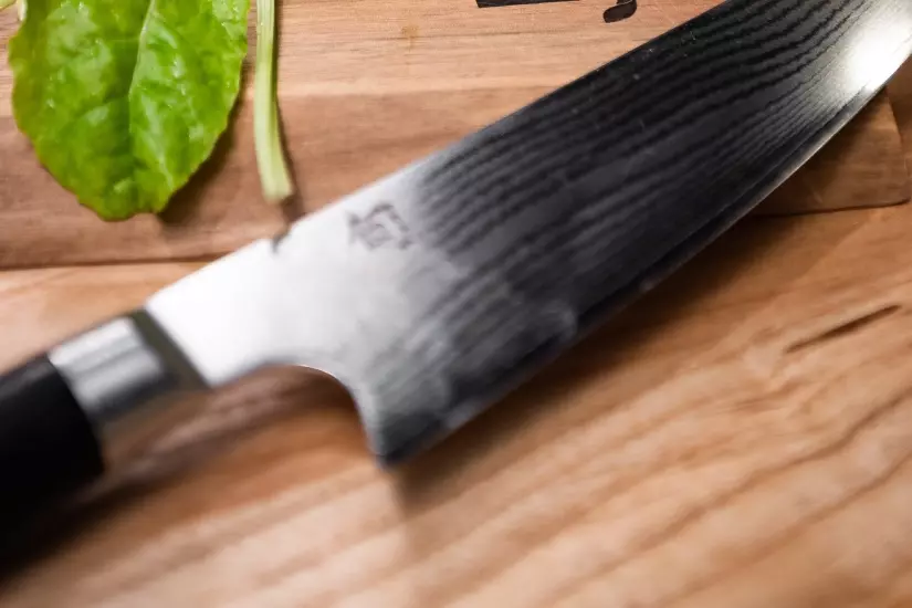 chef knife with super sharp edge
